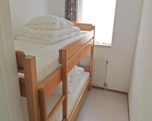 Cosy Bungalow Near The Beach - Zeeland