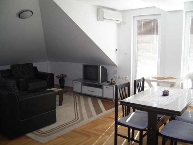2 Bedrooms Apartment with lake view