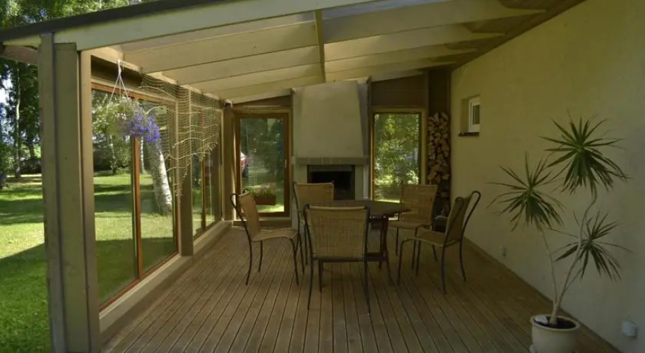Mere Holiday House