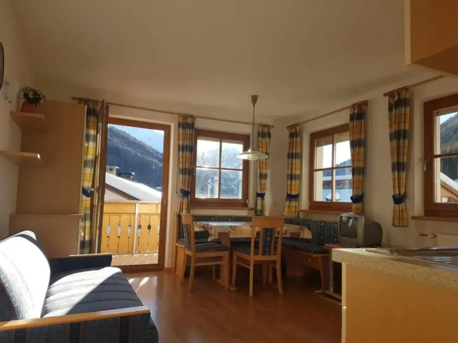 Anna Apartment 5