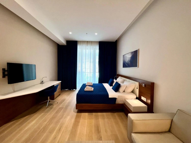 Condo Studio Plaza