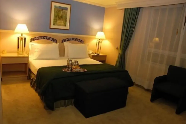 Hotel-Monti