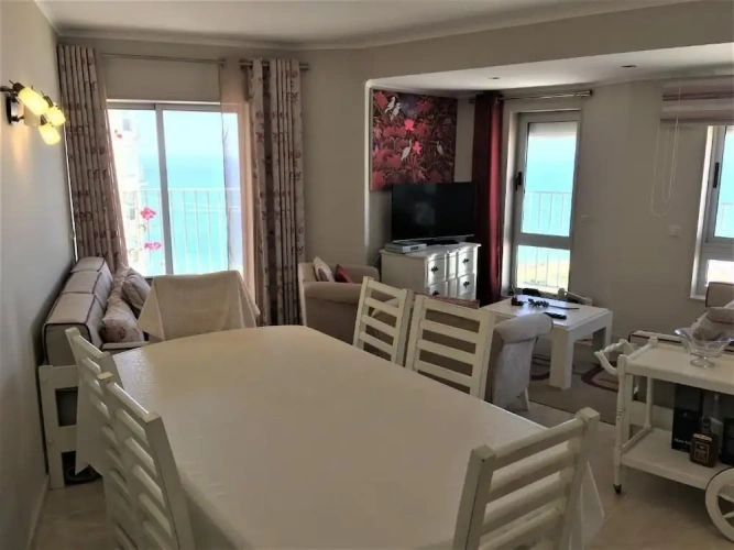 2 Bedrooms Apartment with balcony and with partial sea view