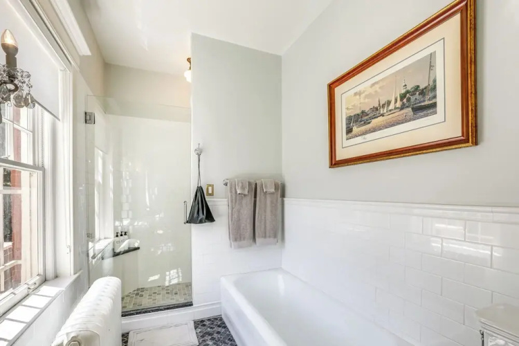 Historic French Consulate! Cap Hill Area, Walkable