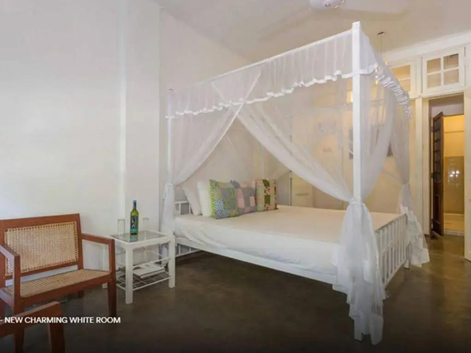 Colombo 7 - A Charming White Room