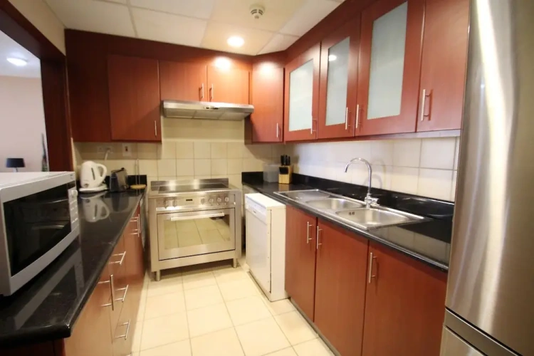 3 Bedrooms Apartment