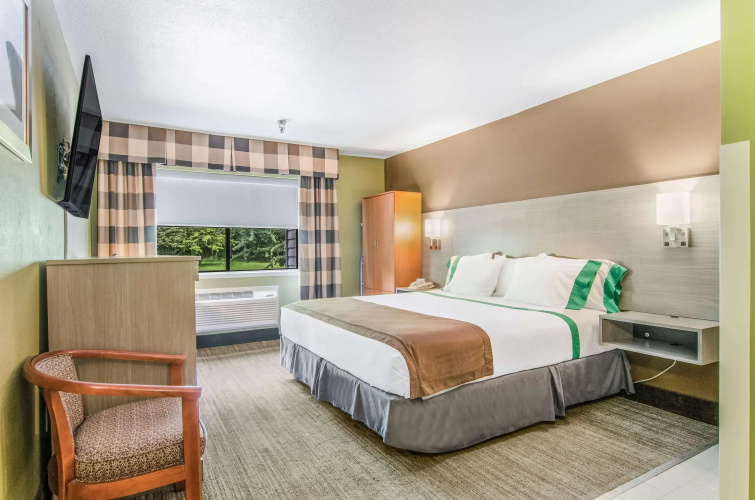 GuestHouse Inn & Suites Hotel Poulsbo