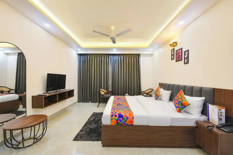 Fabhotel Rr Premium