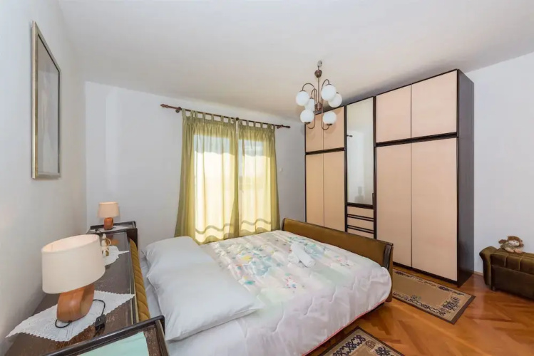 Apartment Ante