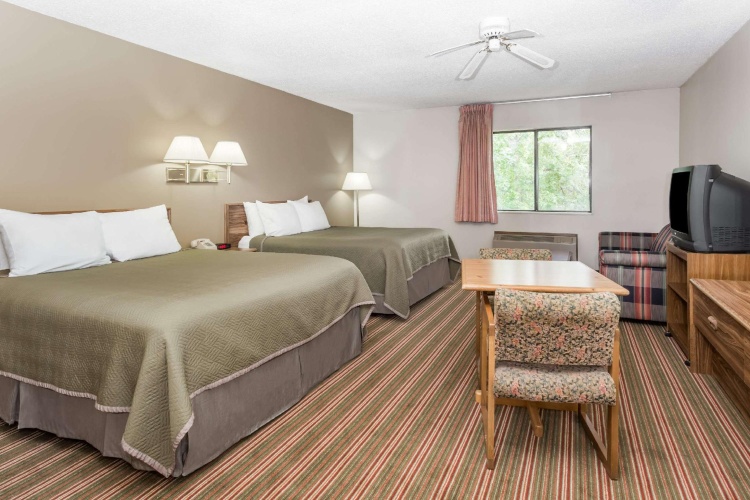 Quadruple Suite