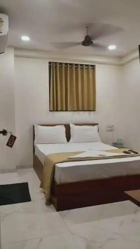 Fabhotel Infini Palace