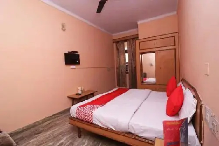 Hotel Amar Palace by OYO Rooms