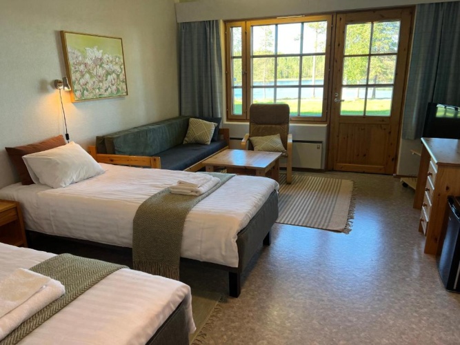 Standard Quadruple room with lake view