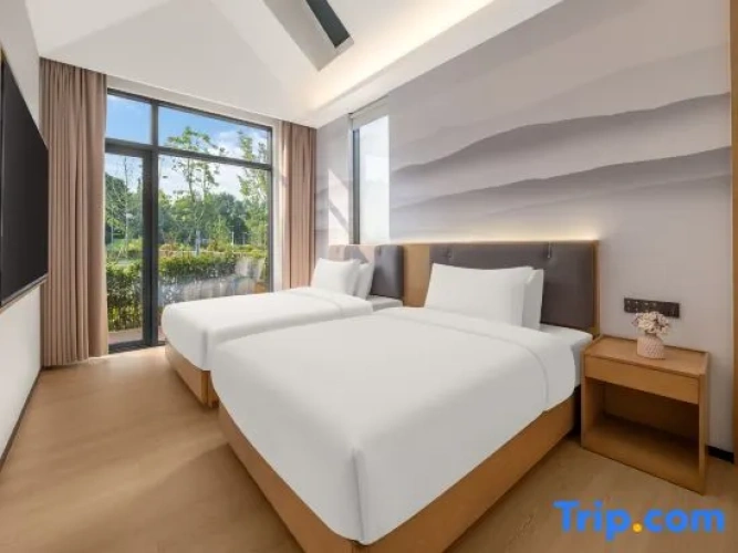 2 Bedrooms Quadruple Family Suite