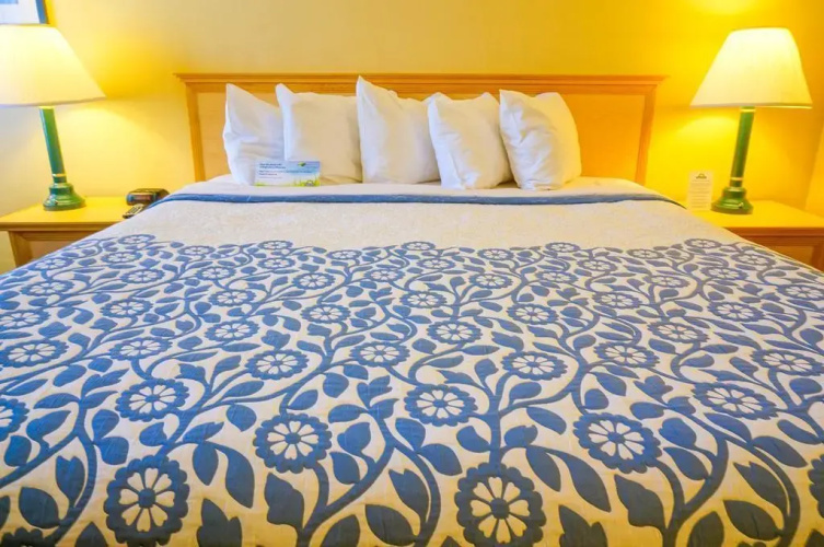La Playa Inn