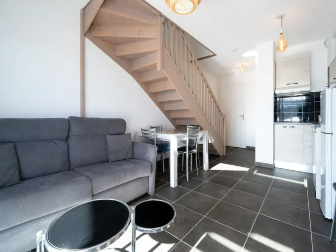 Bright Villa Stay in Serignan