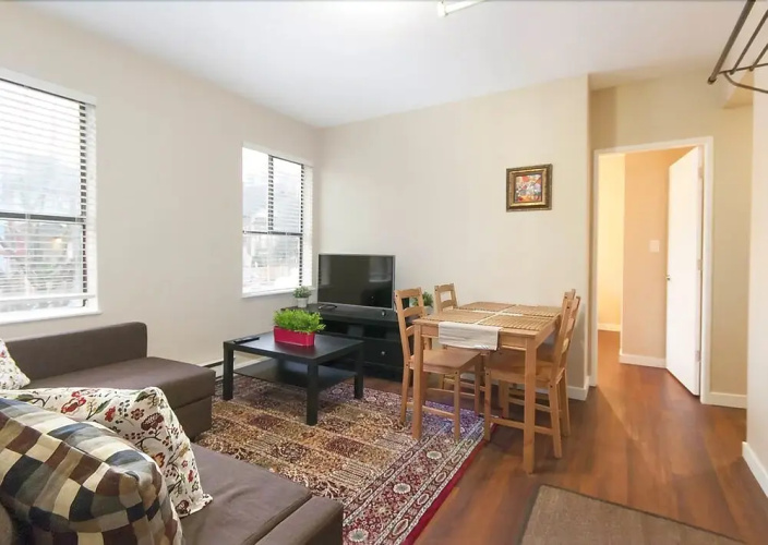 Cozy 2BR in Downtown Vancouver by Namastay