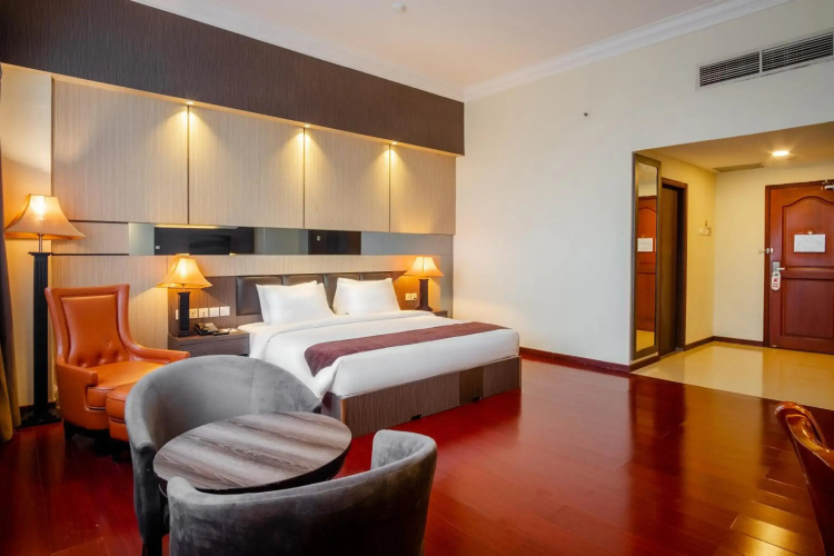 Golden View Hotel