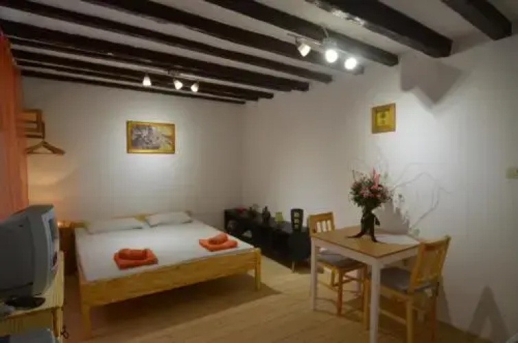 Apartman 18