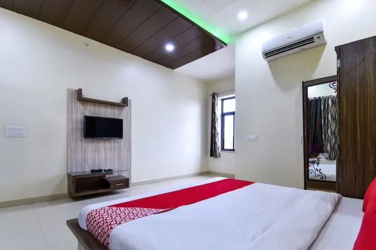 OYO 44607 Glorious Resort