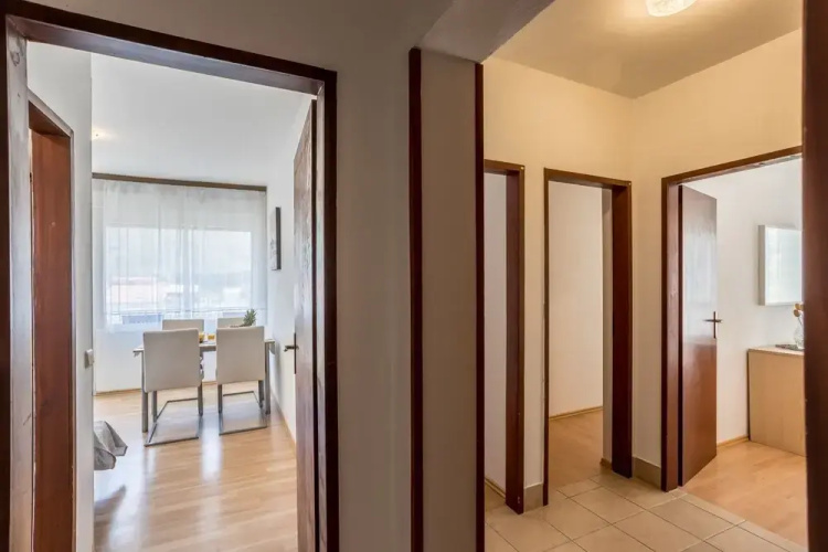 Spacious apartment with three double bedrooms