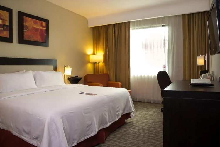 Excellence Express & Suites