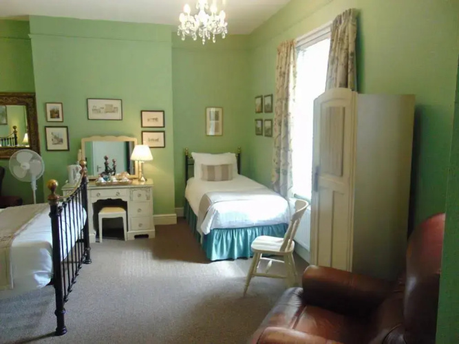 Holywell Guest House
