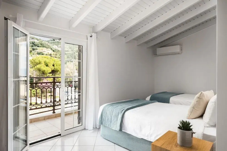 The Seaview Corner Apartments by Konnect, Ipsos