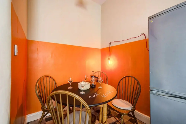 Perfectly Situated Glasgow 2 Bed Apartment