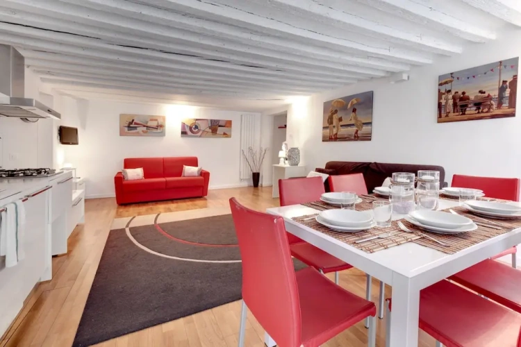 2 Bedrooms Apartment