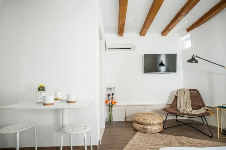 Deluxe Double Basement room