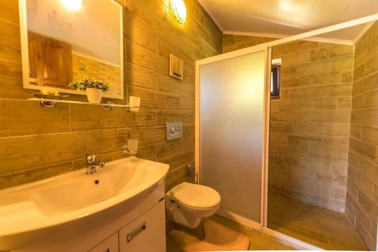 2 Bedrooms Villa