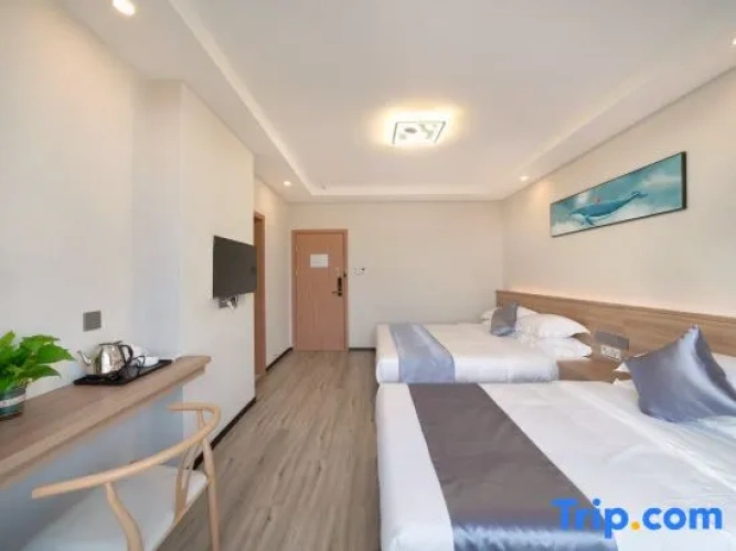 Standard Twin Family room with mountain view