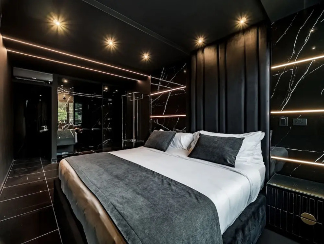 Hotel Four
