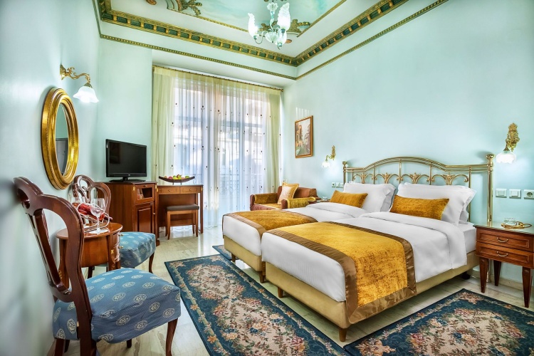 Comfort Twin room Imperial Palace with city view