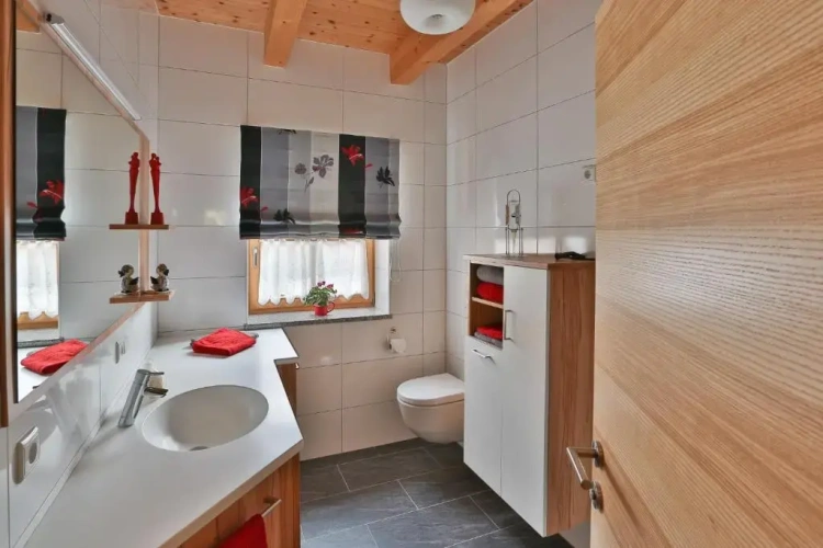 2 Bedrooms Cottage