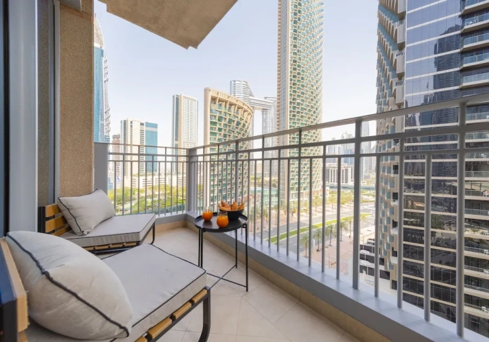 2 Bedrooms Luxury Apartment with balcony and with city view