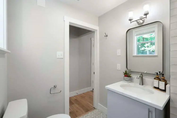 Chic Studio Walkable to Soco!