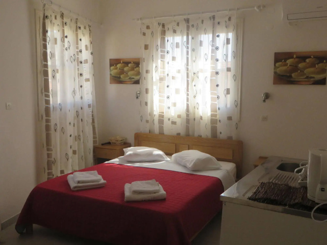 Maravelias Rooms