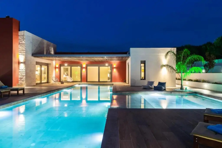 Villa AORI