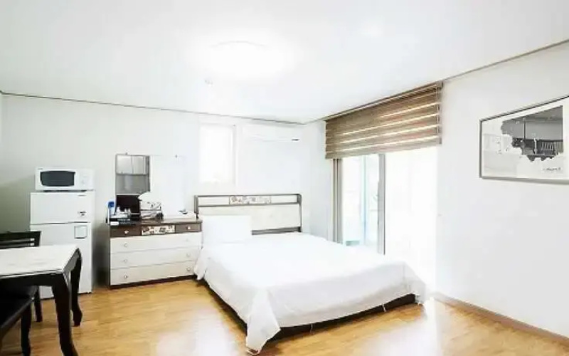 Ian Residence
