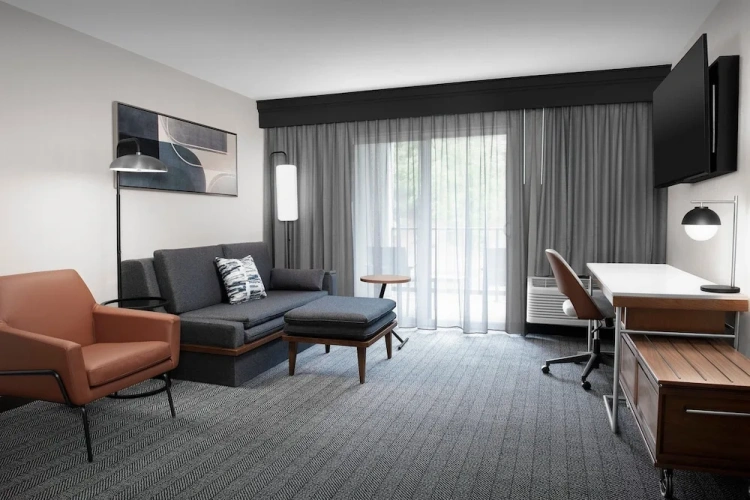 1 Bedroom Suite
