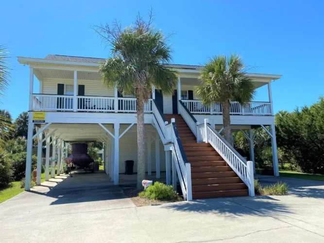 4 Bedrooms Cottage