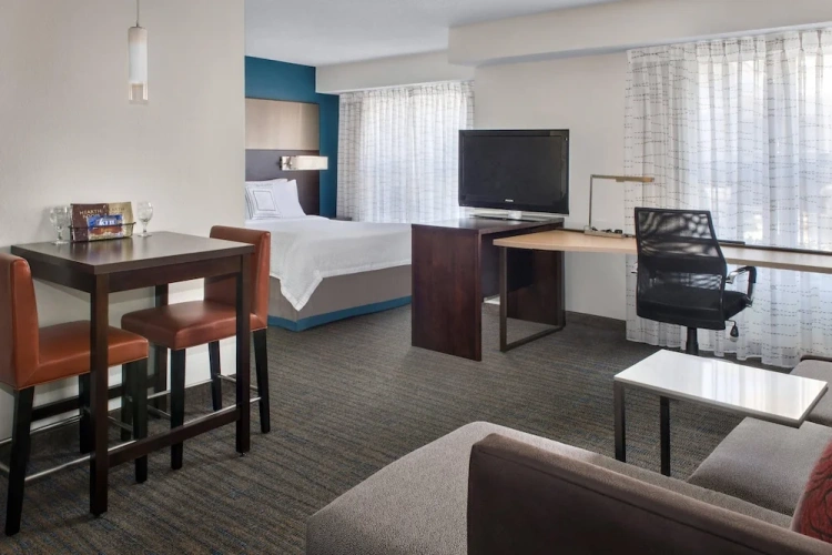 1 Bedroom Suite