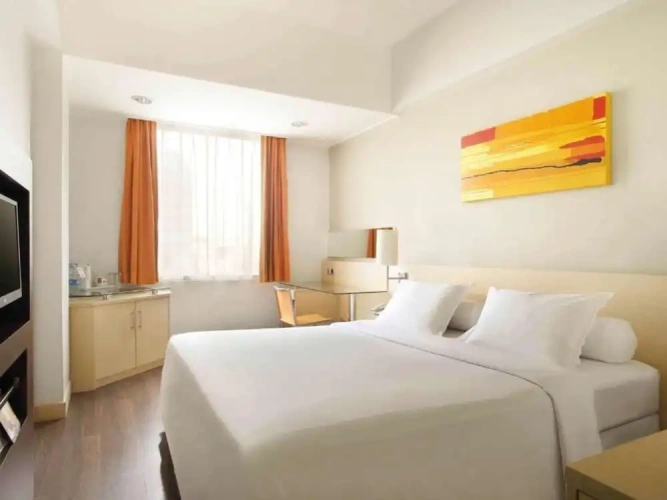 Standard Double room with city view