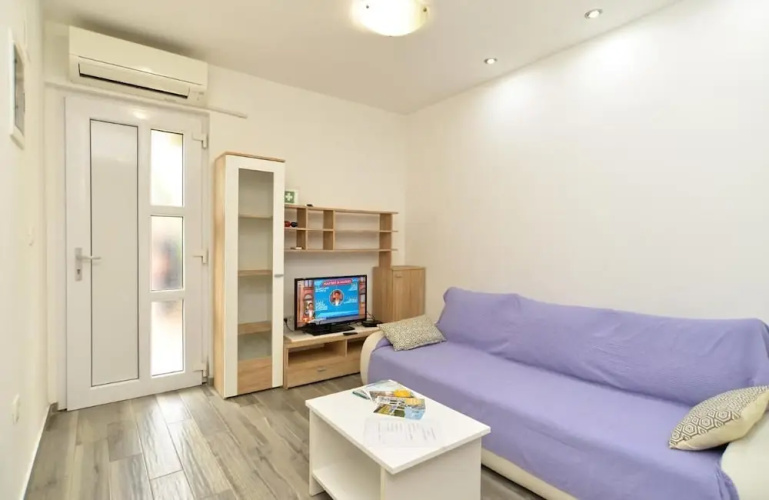 Lovely Flat Just Steps From the Beach