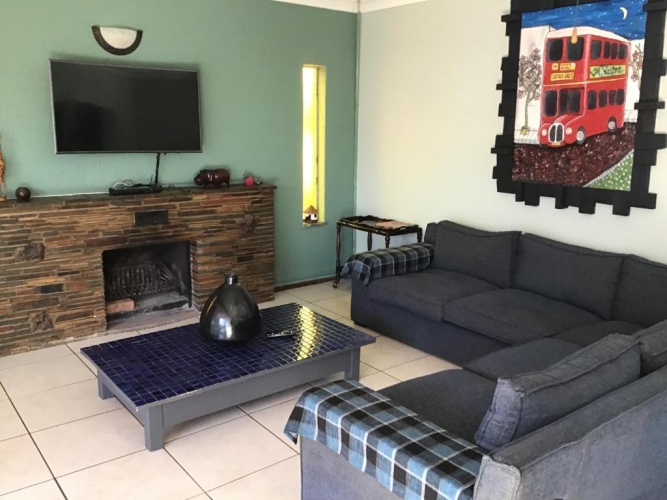 4 Bedrooms Cottage