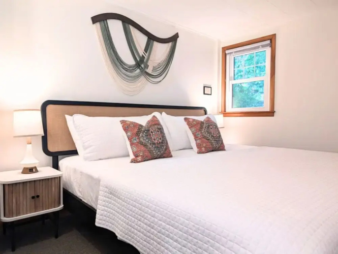 Phoenicia Lodge