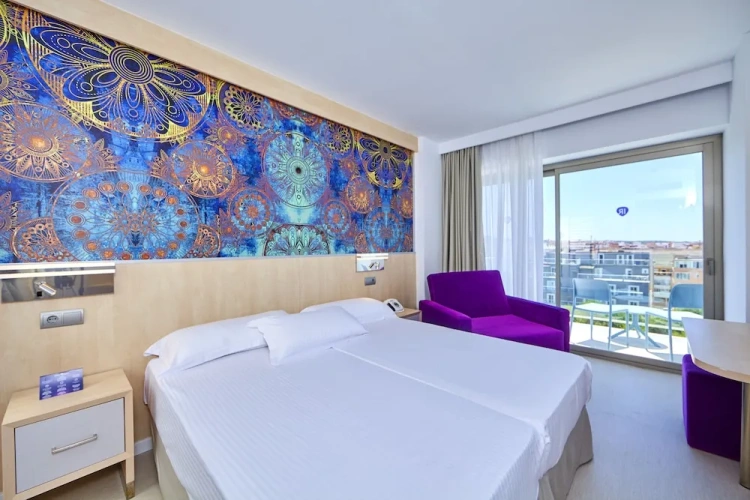 Deluxe Double room with balcony