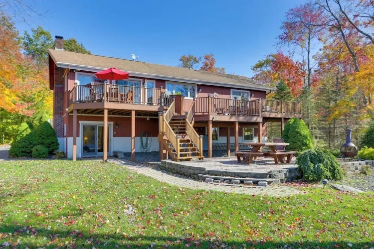 5 Bedrooms Cottage